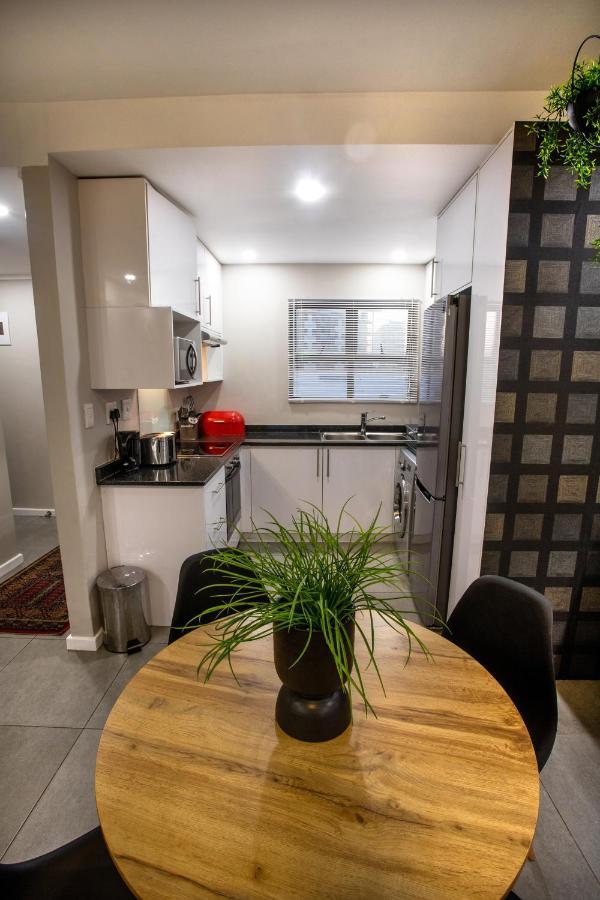 Apartment At The Point - Cool Cosy Comfort
